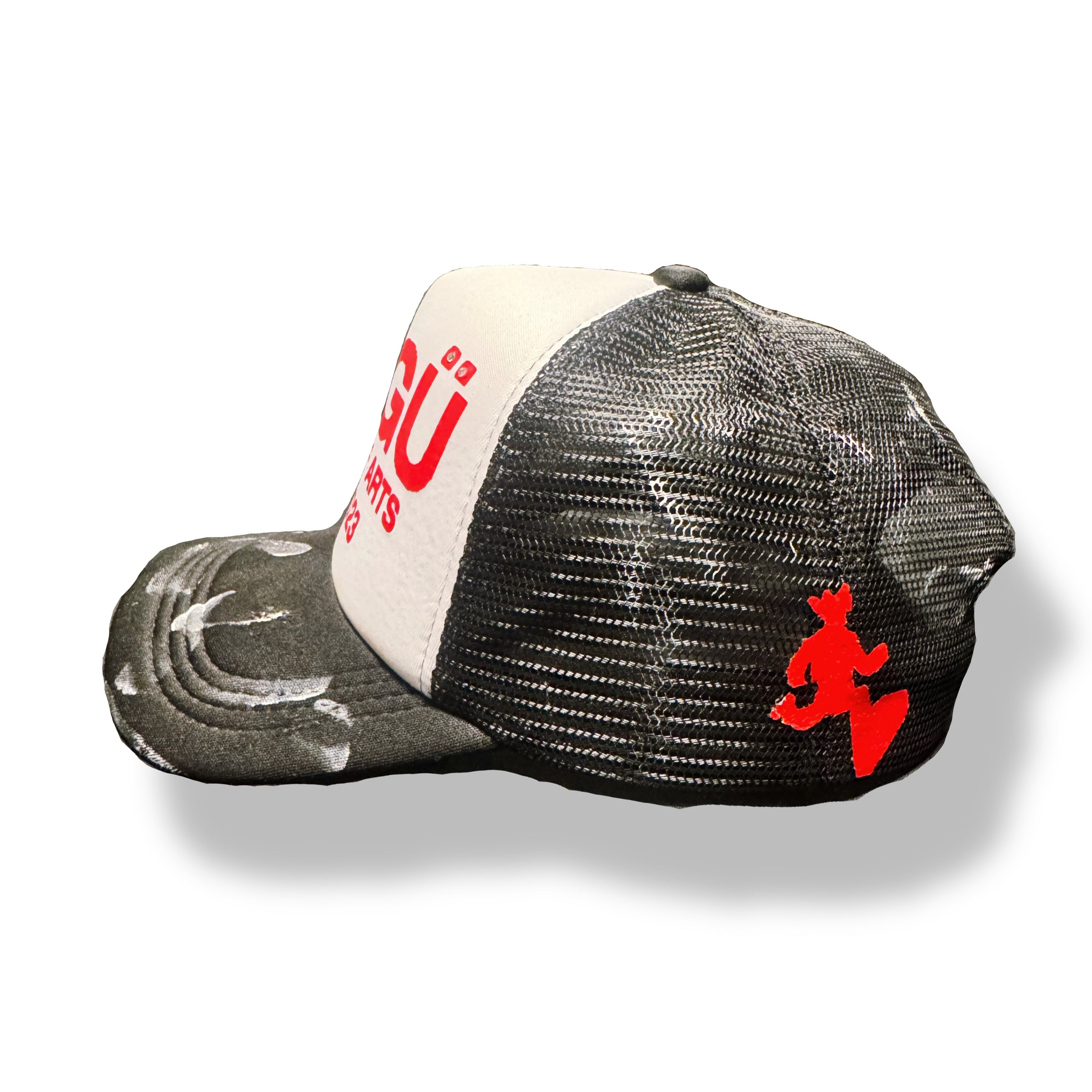 MAGÜ “ Art Hazard” Trucker