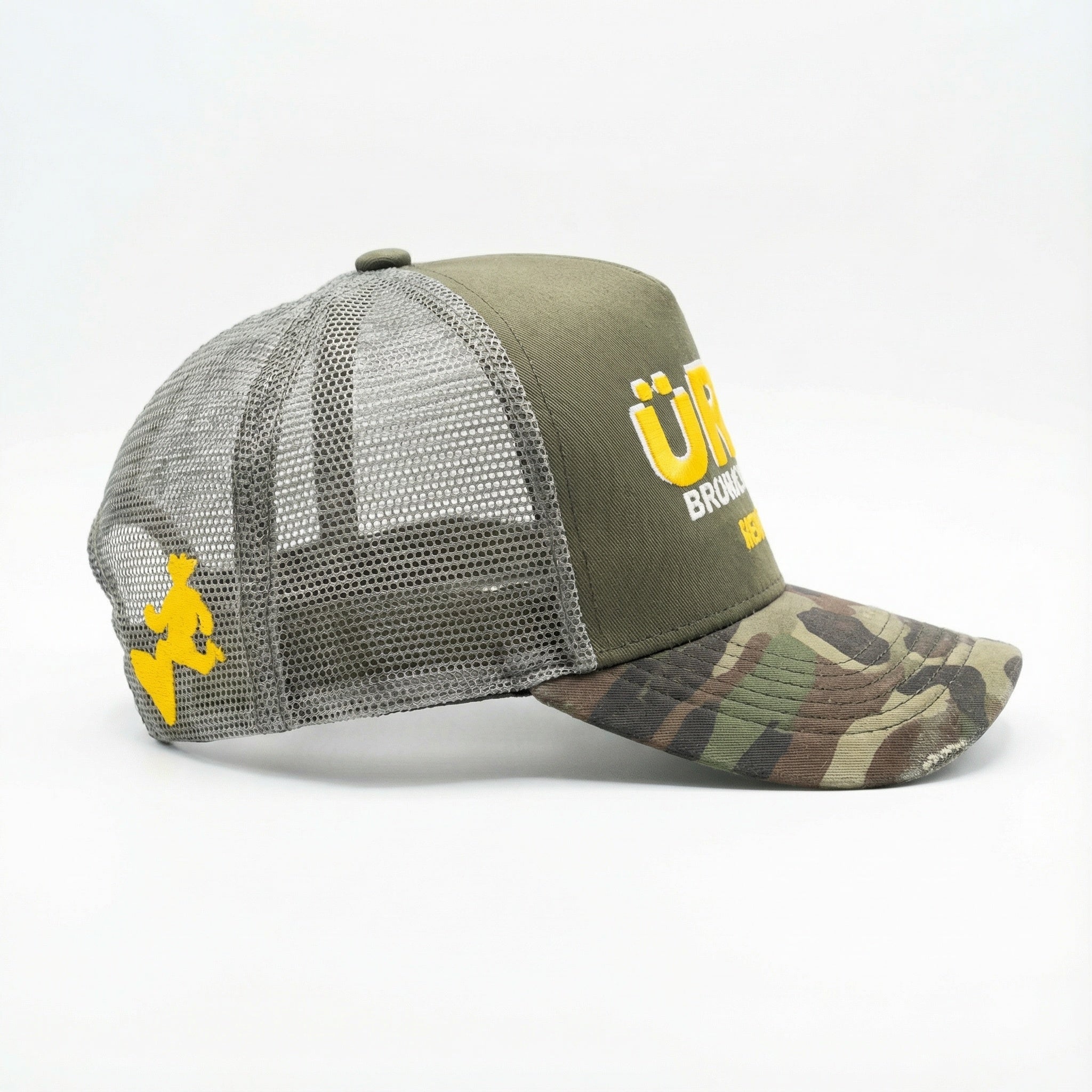 MAGÜ “ Camo “ Trucker